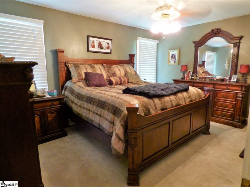 Property image 2 at 10 Richden Court, Taylors, SC 29687