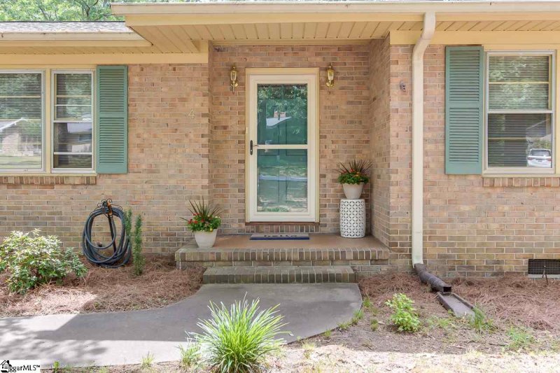 Property image 2 at 4 Kimberly Lane, Taylors, SC 29687