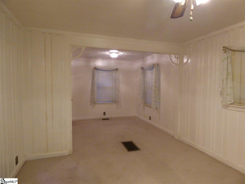 Property image 3 at 208 S Wingate Road, Greenville, SC 29605