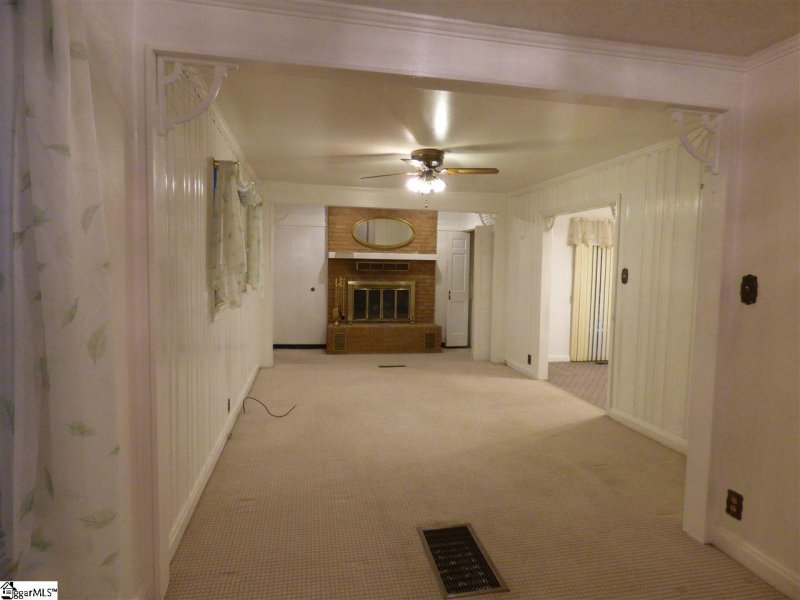 Property image 5 at 208 S Wingate Road, Greenville, SC 29605