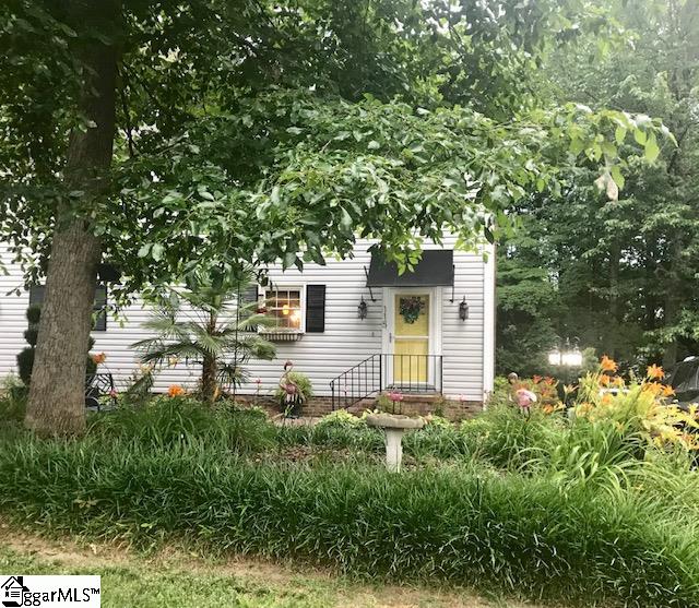 Property image 2 at 115 Village Court, Greer, SC 29651