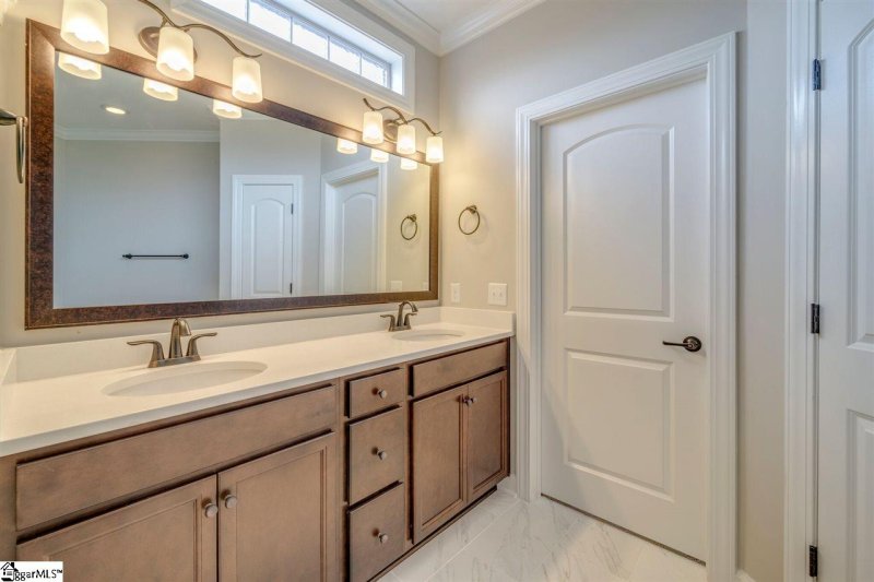 Property image 3 at 204 Crestgate Way, Easley, SC 29642