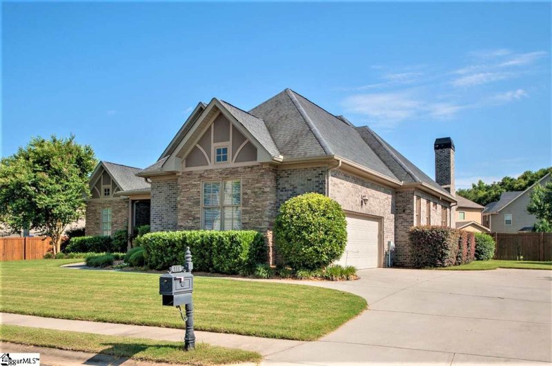 Property image 3 at 111 Candleston Place, Simpsonville, SC 29681