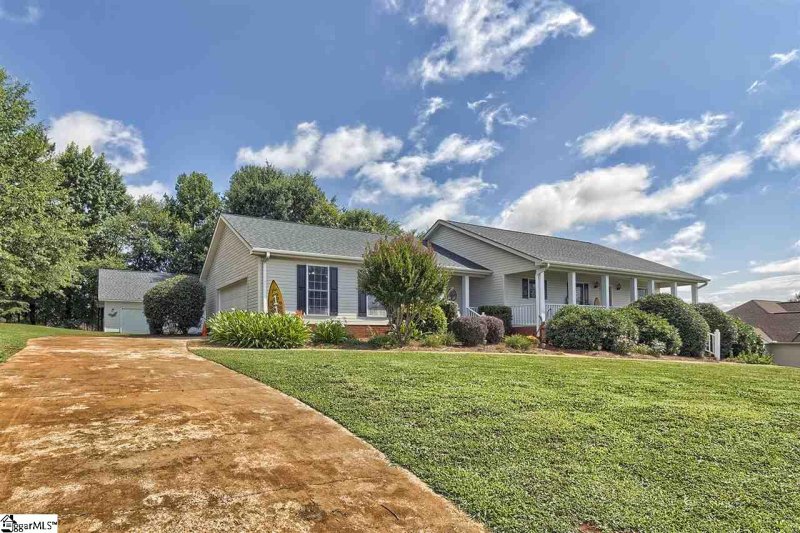 Property image 2 at 117 Hallmark Lane, Easley, SC 29640