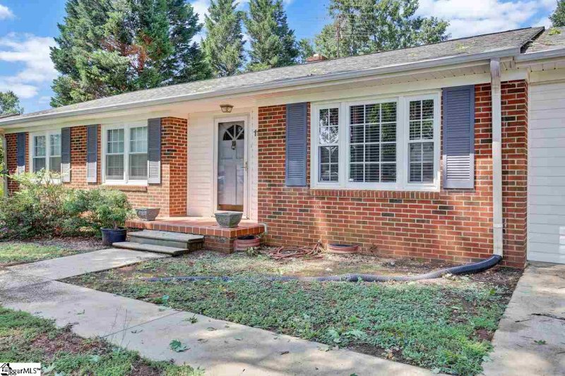 Property image 3 at 110 Highland Road, Duncan, SC 29334