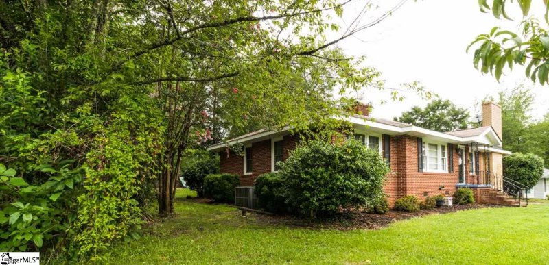 Property image 3 at 710 Adams Street, Seneca, SC 29678