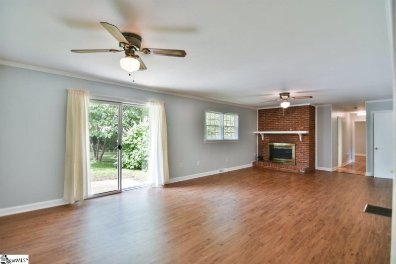 Property image 2 at 310 Elm Drive, Mauldin, SC 29662