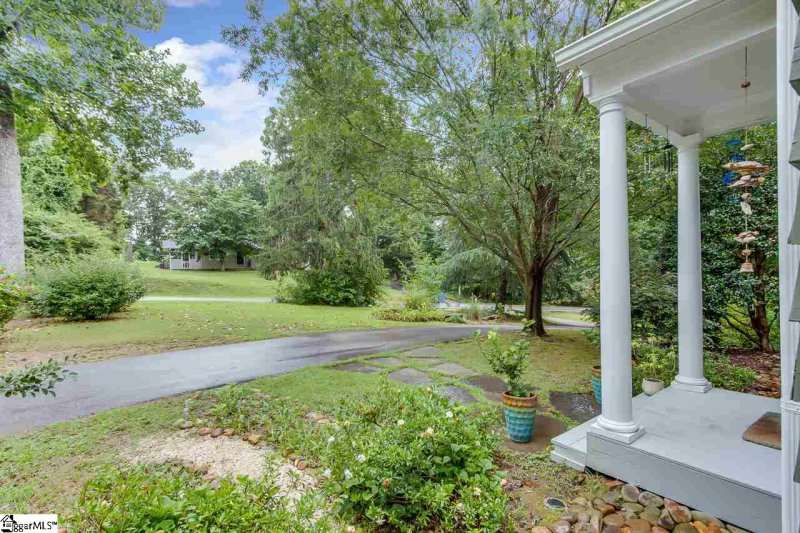 Property image 3 at 215 Altamont Road, Greenville, SC 29609