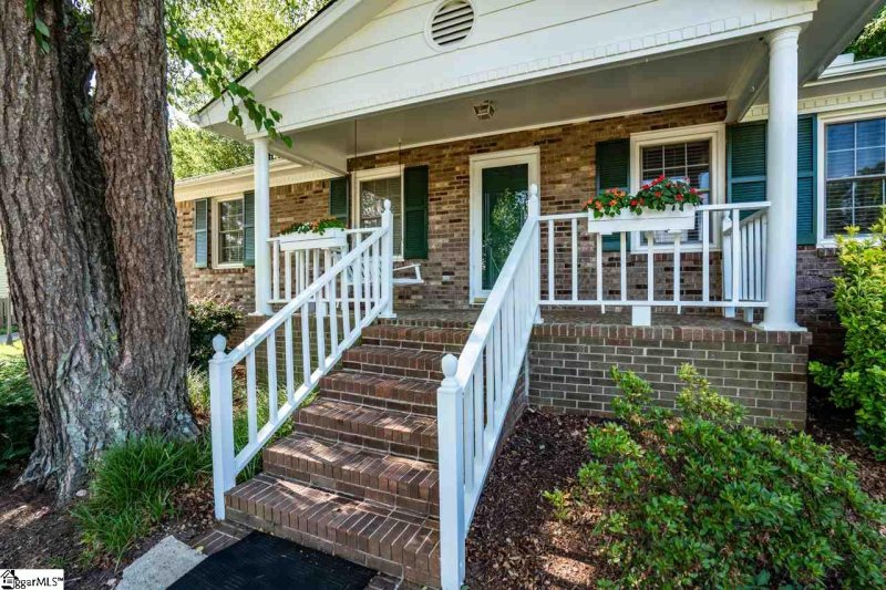 Property image 2 at 5 Dawnwood Drive, Greenville, SC 29615