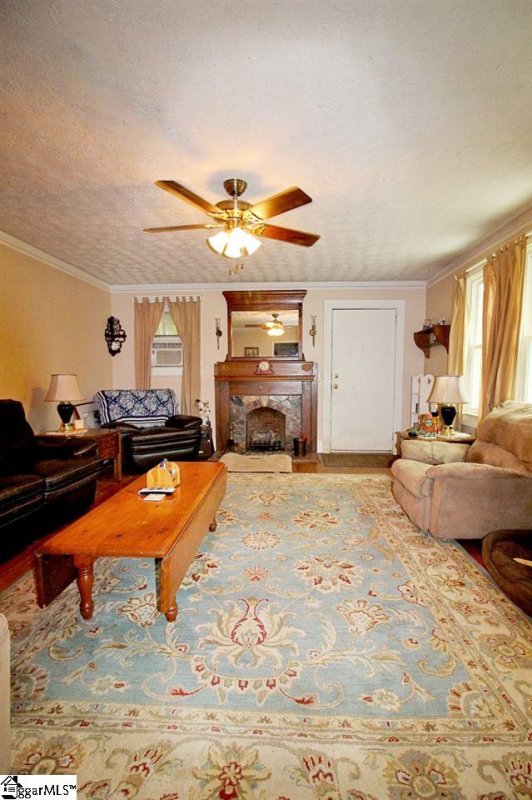 Property image 3 at 303 Crane Avenue, Greenville, SC 29617