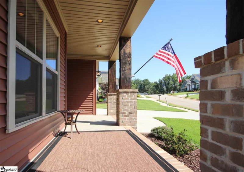 Property image 3 at 1 TRAILS EDGE Court, Greenville, SC 29617