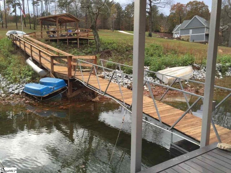 Property image 3 at 104 Belle Oaks Court, Six Mile, SC 29682