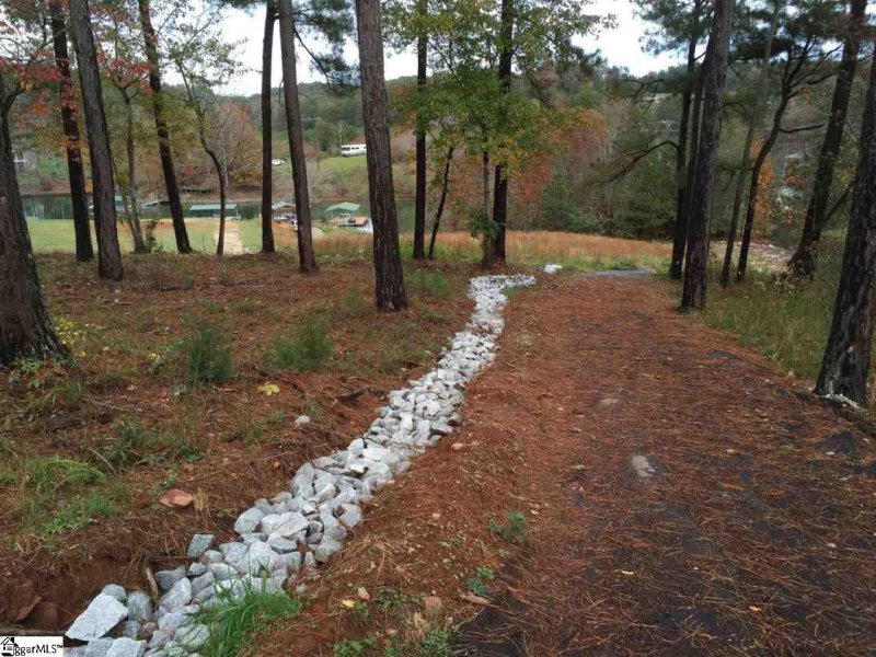 Property image 4 at 104 Belle Oaks Court, Six Mile, SC 29682