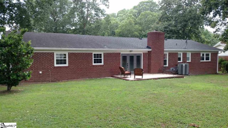 Property image 2 at 205 Longwood Drive, Taylors, SC 29687