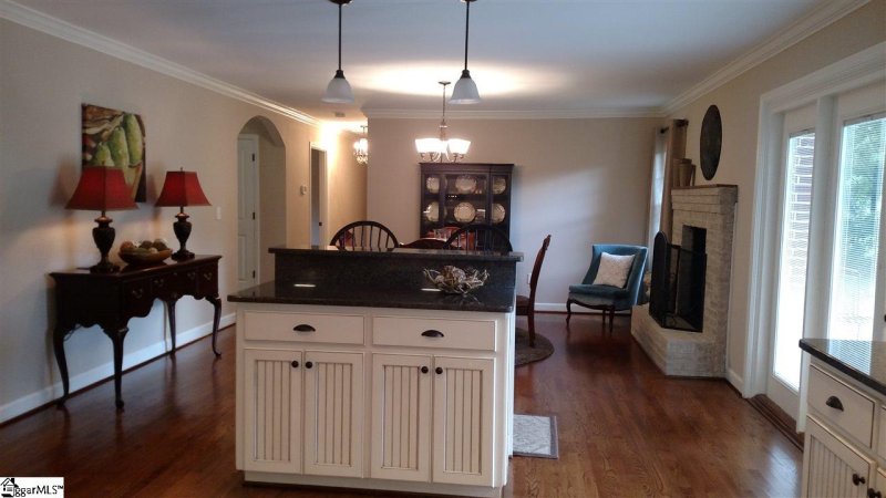 Property image 4 at 205 Longwood Drive, Taylors, SC 29687