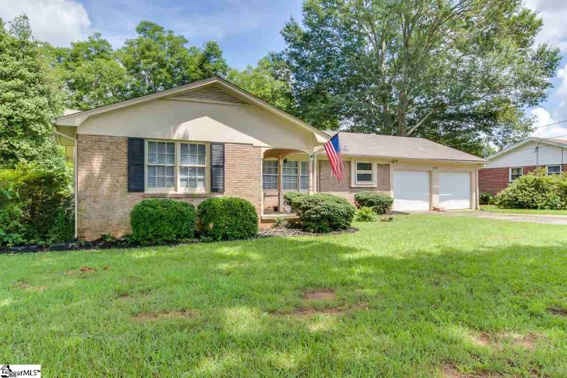 Property image 2 at 104 James Street, Easley, SC 29642