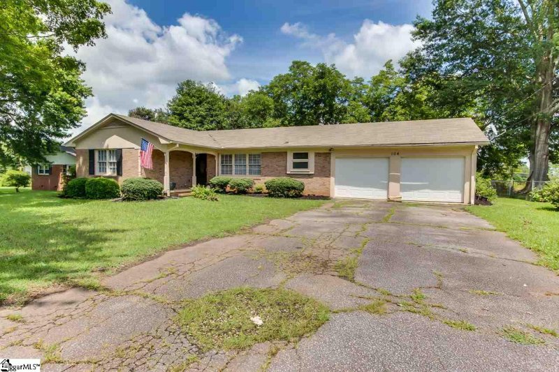 Property image 3 at 104 James Street, Easley, SC 29642