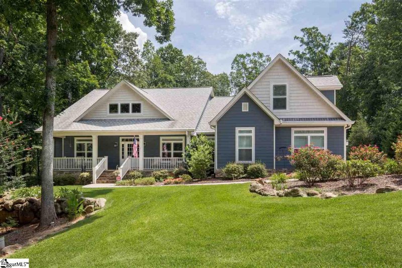 203 Valley Oaks Drive