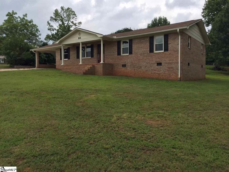 Property image 2 at 211 Bentwood Drive, Piedmont, SC 29673-7955