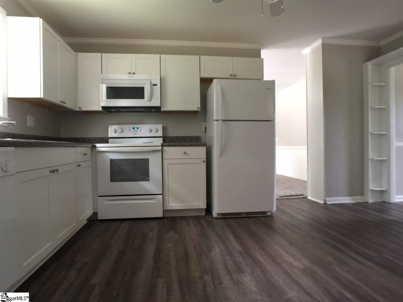 Property image 4 at 211 Bentwood Drive, Piedmont, SC 29673-7955