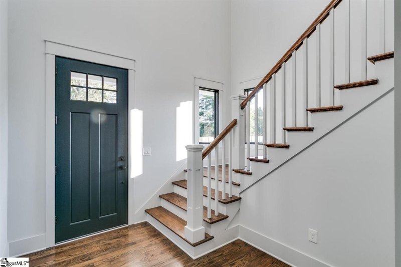 Property image 2 of 9 Azalea Spring Court in Azalea Springs, Greenville, SC 29615