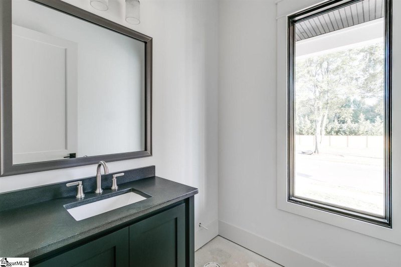 Property image 3 of 9 Azalea Spring Court in Azalea Springs, Greenville, SC 29615