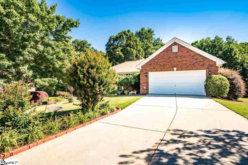 Property image 2 at 204 Mare Court, Simpsonville, SC 29681