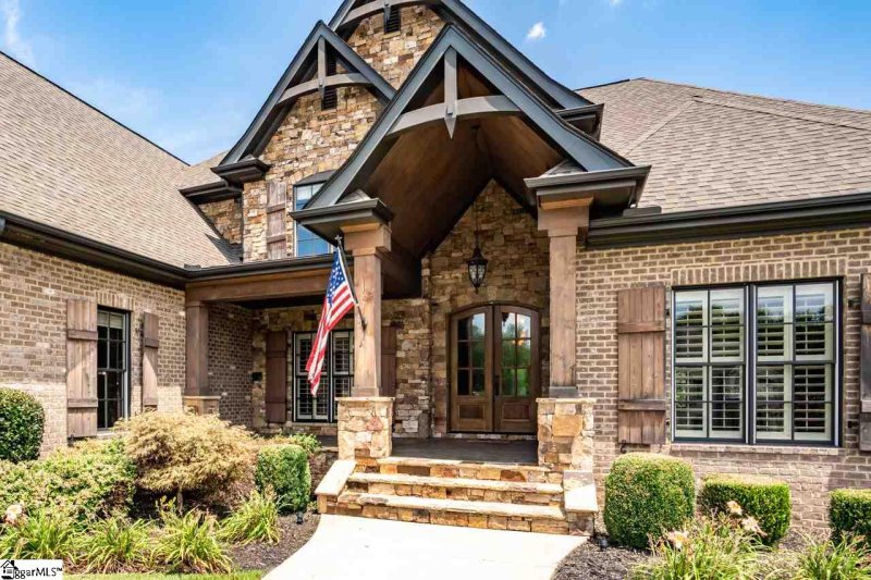 Property image 2 at 504 Parkview Drive, Simpsonville, SC 29681