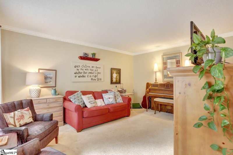 Property image 3 at 106 Holly Hill Lane, Simpsonville, SC 29681