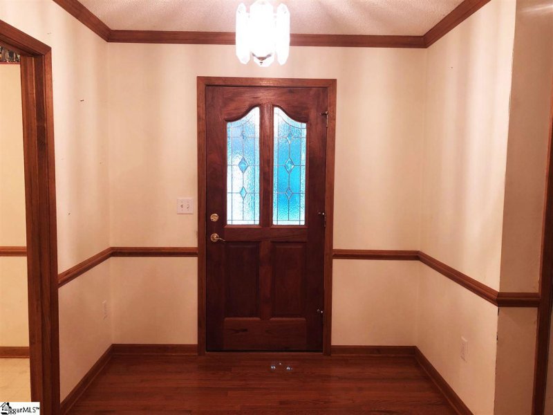 Property image 2 at 124 Kingswood Circle, Simpsonville, SC 29681