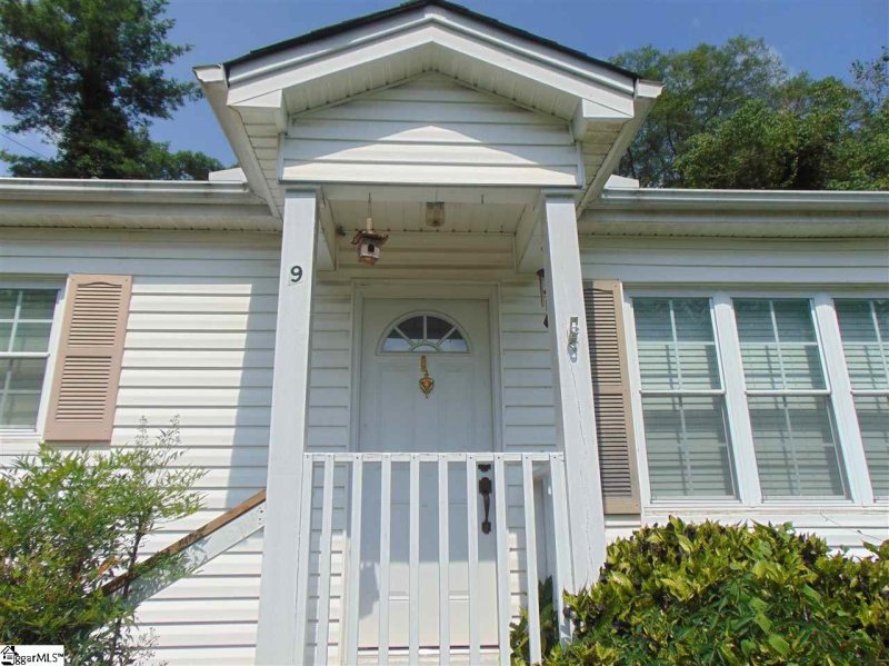 Property image 2 at 9 Brookview Circle, Greenville, SC 29605