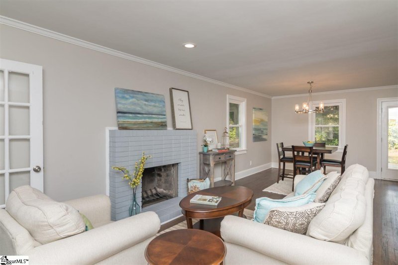 Property image 5 at 10 Meadow Crest Circle, Greenville, SC 29609