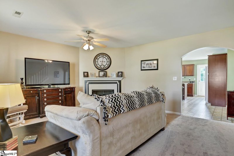 Property image 4 at 102 Maximus Drive, Greer, SC 29651