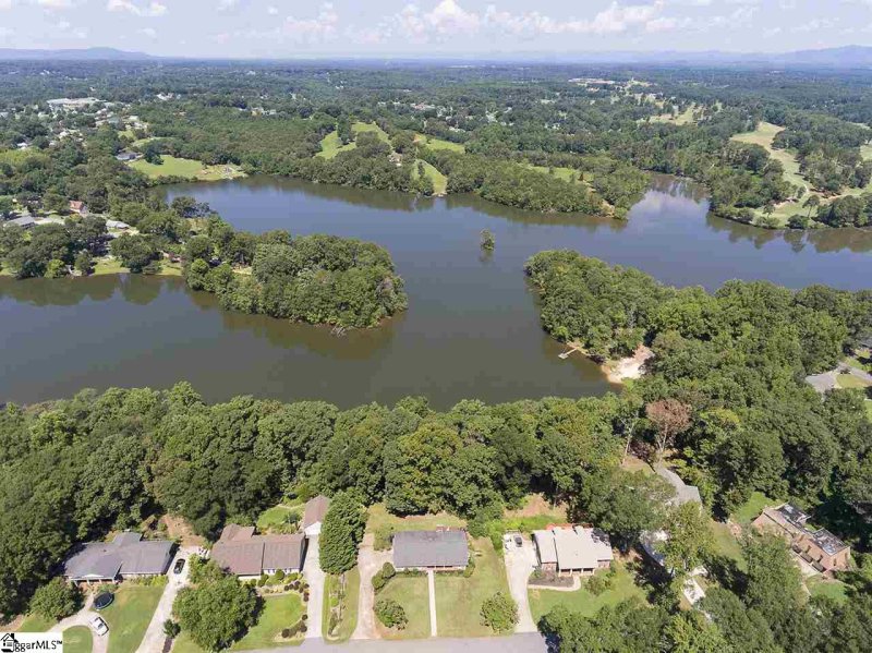 Property image 5 at 304 Lakecrest Drive, Greer, SC 29651