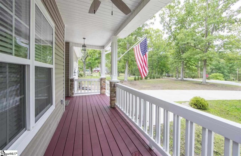 Property image 2 at 2 Greenwood Avenue, Greenville, SC 29615