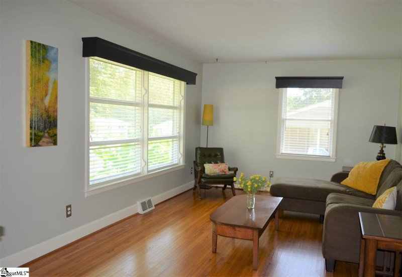 Property image 5 at 102 Cardinal Drive, Taylors, SC 29687