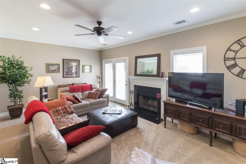 Property image 3 at 302 Shallow Drive, Taylors, SC 29687