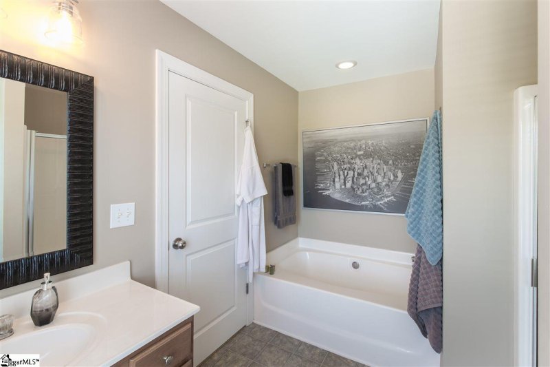 Property image 5 at 302 Shallow Drive, Taylors, SC 29687