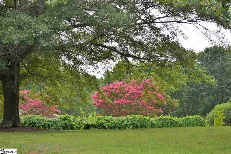 Property image 3 at 209 S Rockview Drive, Greenville, SC 29609