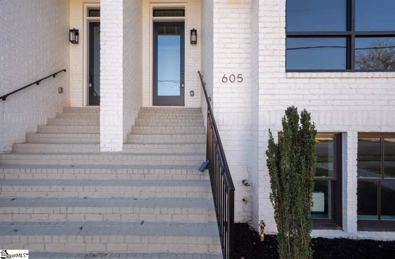 Property image 2 at 605 Arlington Avenue, Greenville, SC 29601