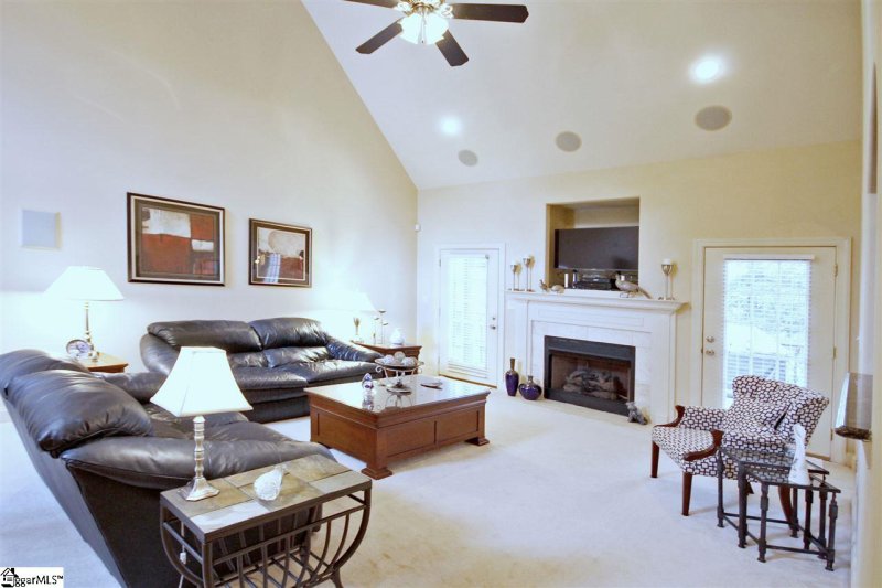 Property image 3 at 8 Carolina Leaf Lane, Fountain Inn, SC 29644