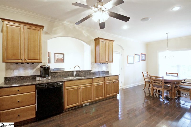 Property image 5 at 8 Carolina Leaf Lane, Fountain Inn, SC 29644