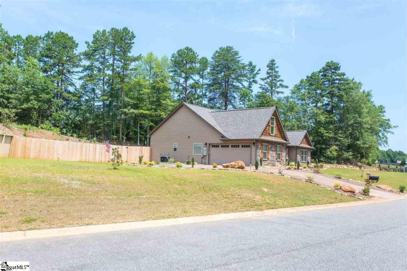 Property image 2 at 345 Saddlers Run Drive, Chesnee, SC 29323