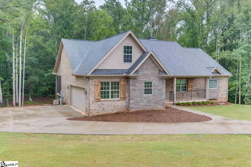 Property image 2 at 223 Janet Court, Simpsonville, SC 29681