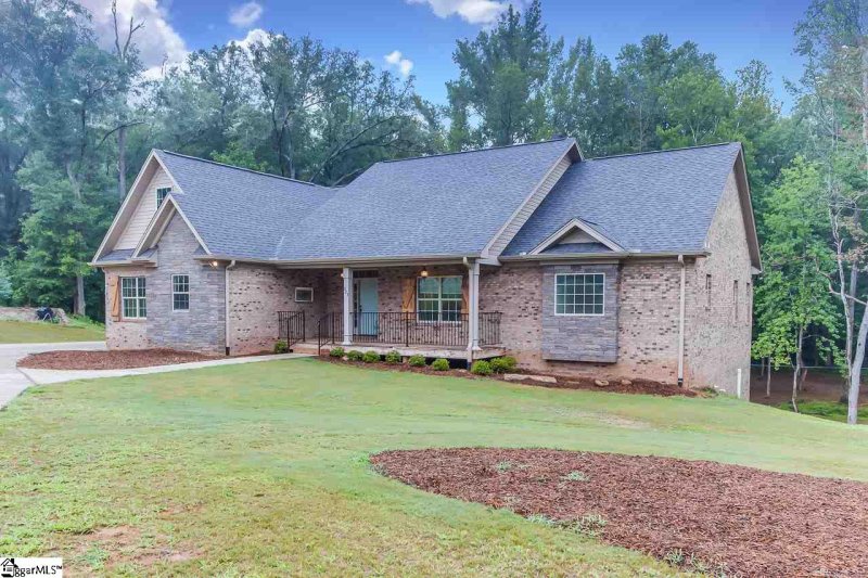 Property image 3 at 223 Janet Court, Simpsonville, SC 29681