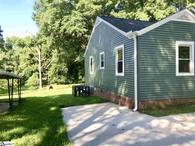 Property image 3 at 16 Lynn Street, Greenville, SC 29605