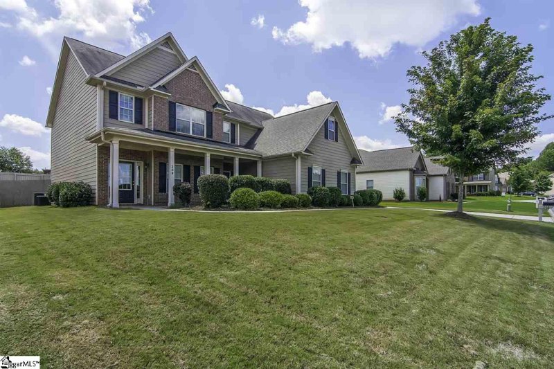 Property image 3 at 208 Silver Hawk Drive, Duncan, SC 29334