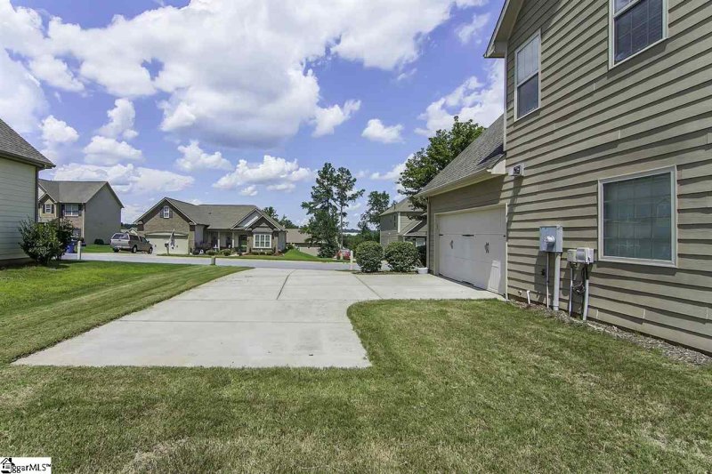 Property image 4 at 208 Silver Hawk Drive, Duncan, SC 29334