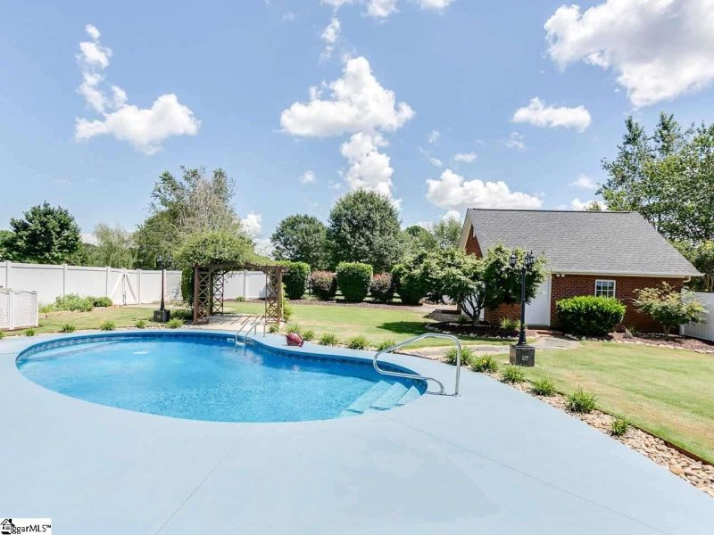 Property image 2 at 210 Clearcreek Drive, Boiling Springs, SC 29316