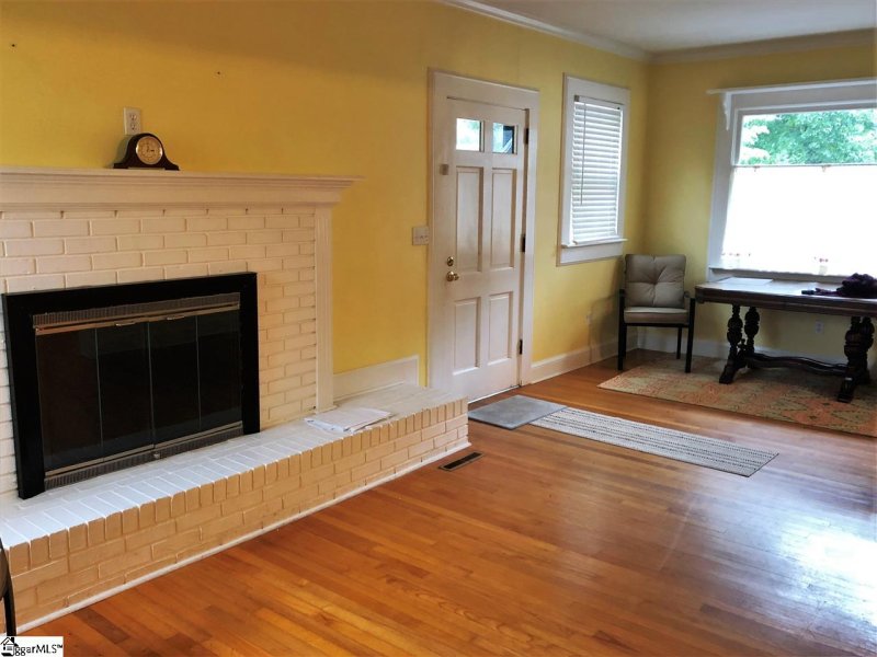 Property image 3 at 405 S C Street, Easley, SC 29640